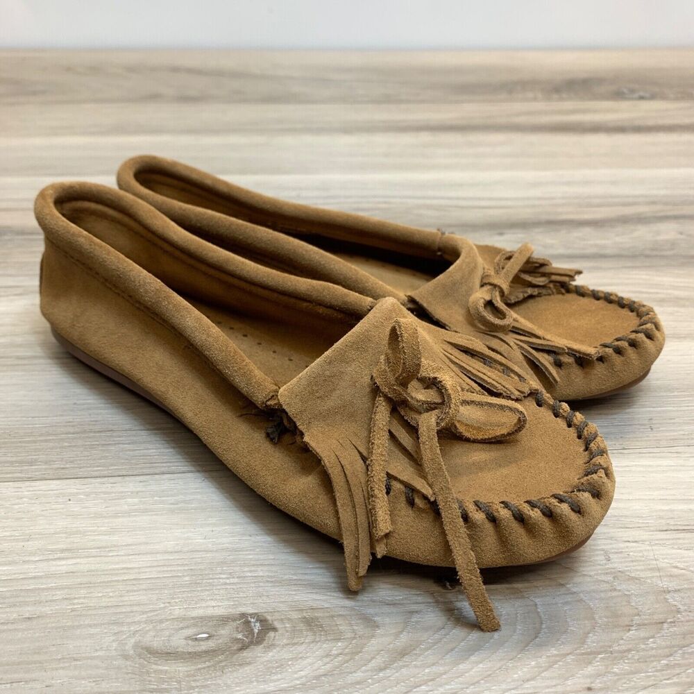Minnetonka‎ Women's Kilty Hardsole Moccasin Women's Brown Soft Suede Size 8